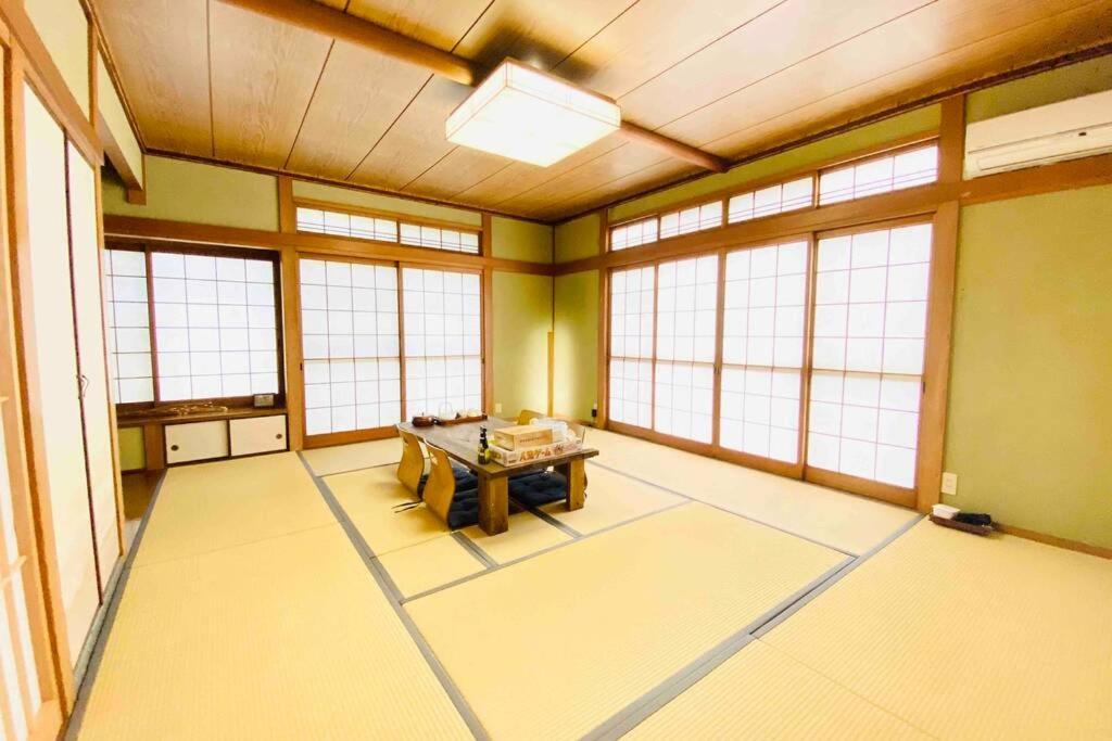 48坪！道後温泉付近駐車場有り清潔さと設備の充実さが高評価 大切な家族仲間と広々とくつろげます Villa Matsuyama  Eksteriør billede